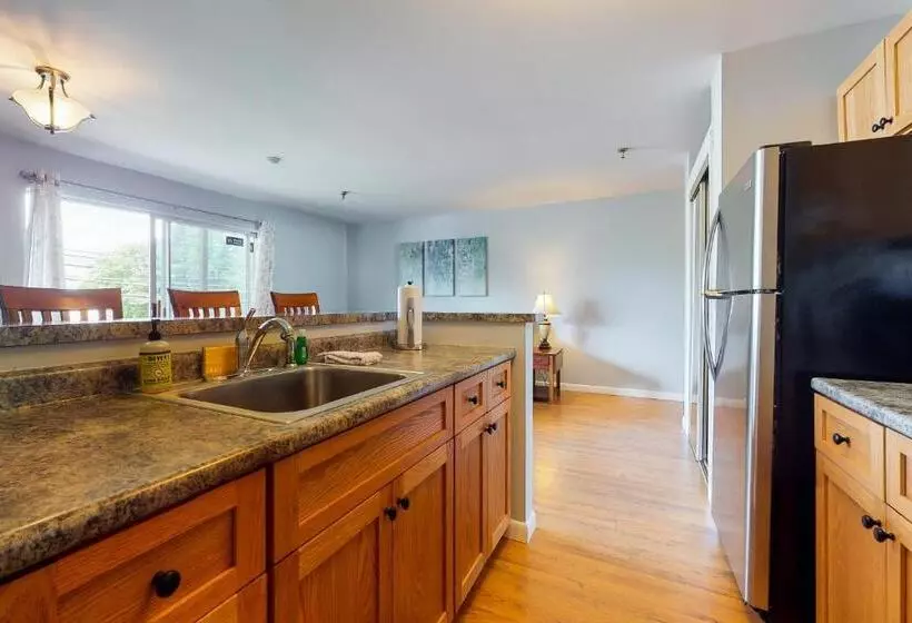 هتل Lake Winnipesaukee Retreat