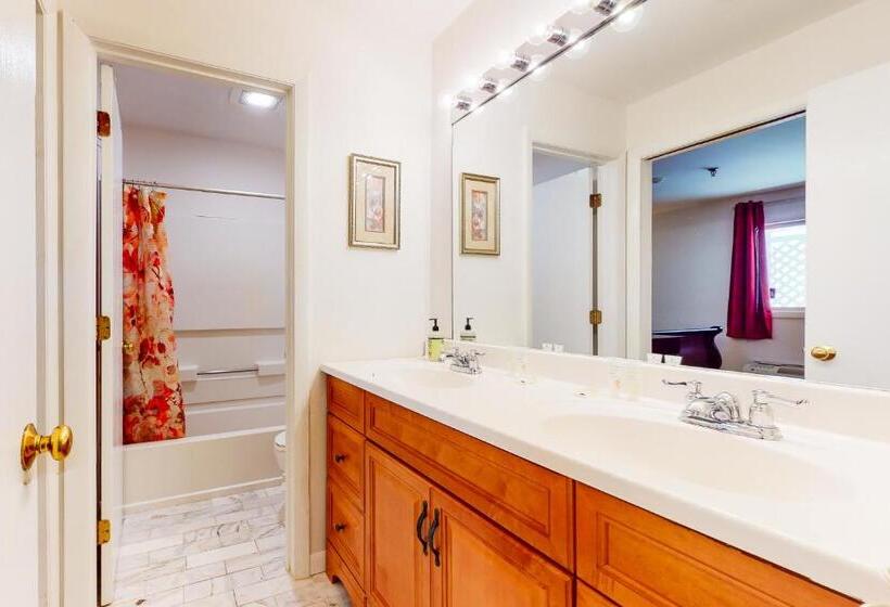 酒店 Lake Winnipesaukee Retreat