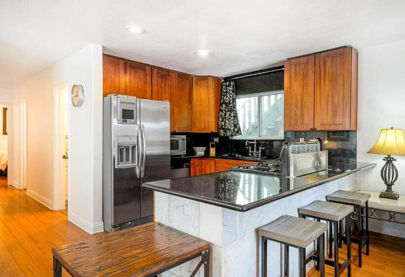 Otel Newport Family Castle