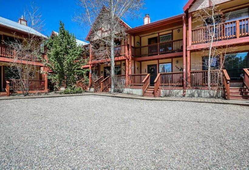 ホテル Creekside Serenade