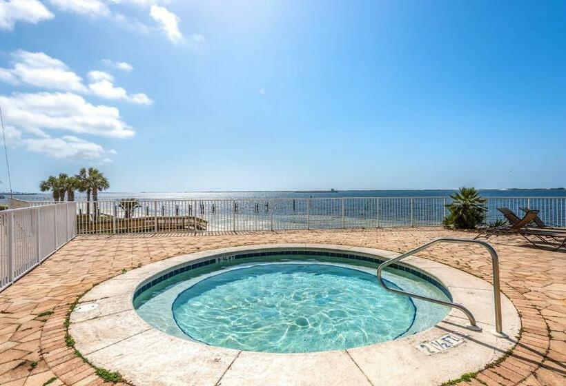 فندق Harbour Pointe 403