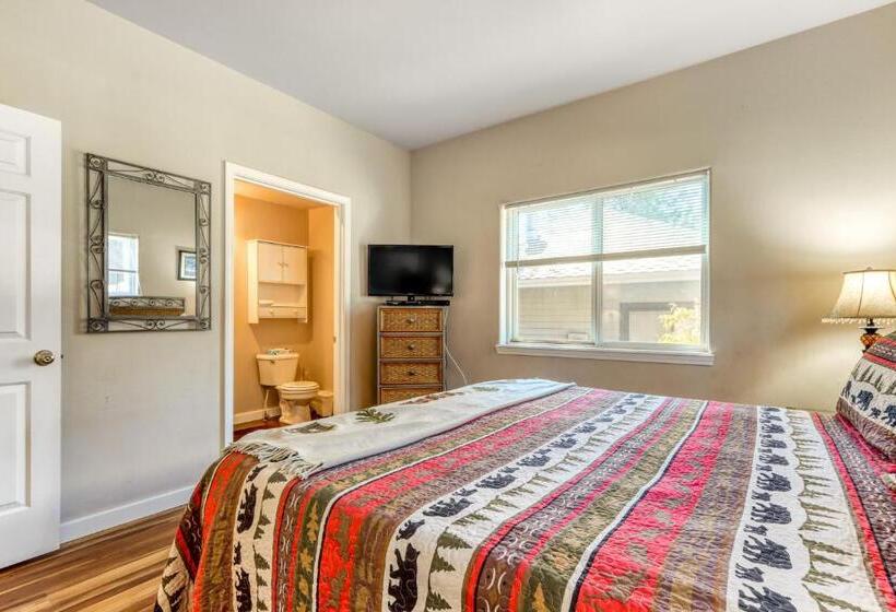 Otel Woodpecker Lookout