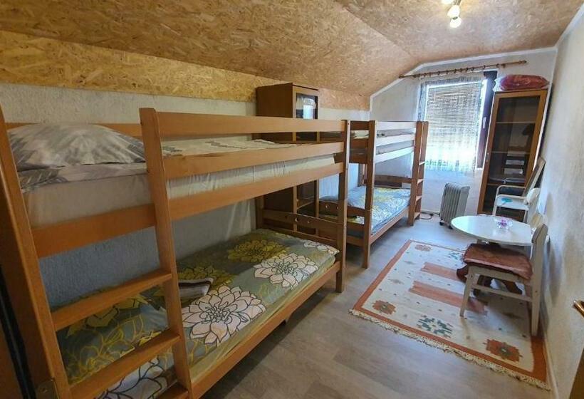 تختخواب و صبحانه Medena Oaza Mira 2