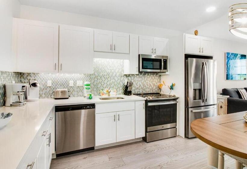 Отель Gulf Place Residence 205  Let The Sea Set You Free