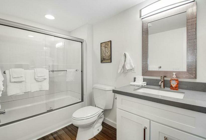 Отель Pacific Blue