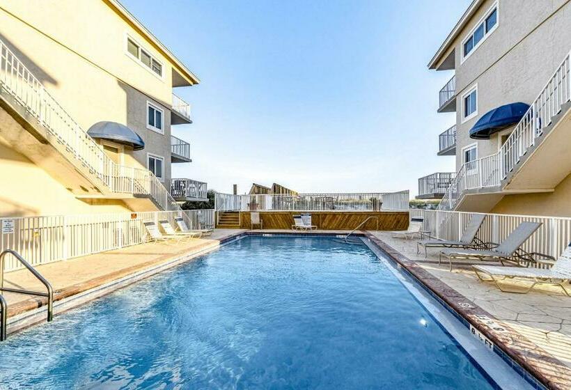 Отель Starboard Village 312