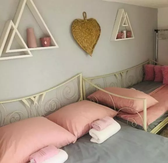 پانسیون Apartman Indira