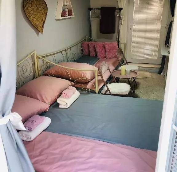 پانسیون Apartman Indira