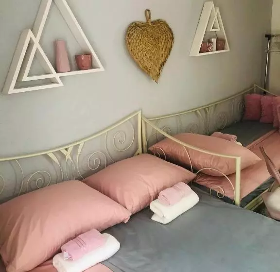 پانسیون Apartman Indira