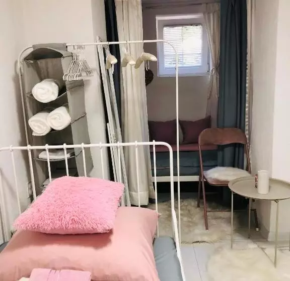 پانسیون Apartman Indira