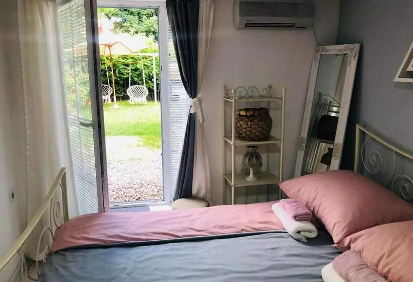 پانسیون Apartman Indira