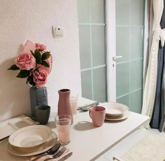 پانسیون Apartman Indira