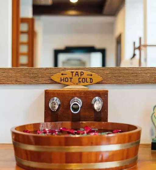 هتل Aureum Palace & Resort Inle