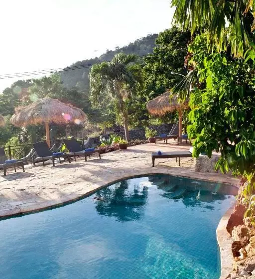 فندق The Beach House