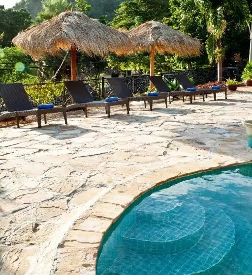 فندق The Beach House