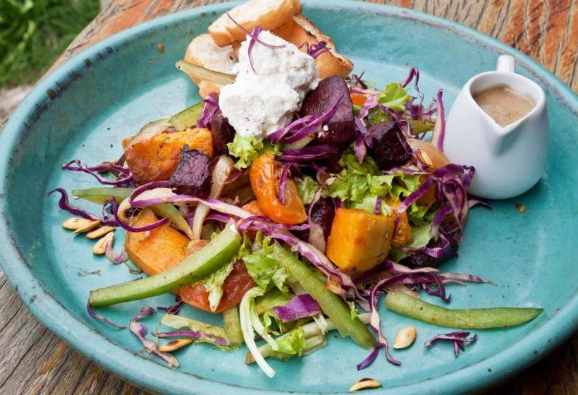 فندق The Beach House