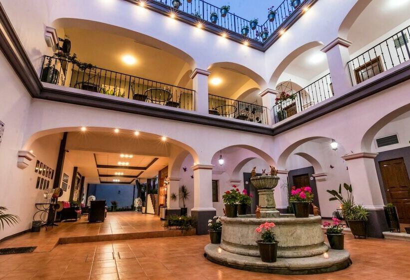 Отель Del Marquesado