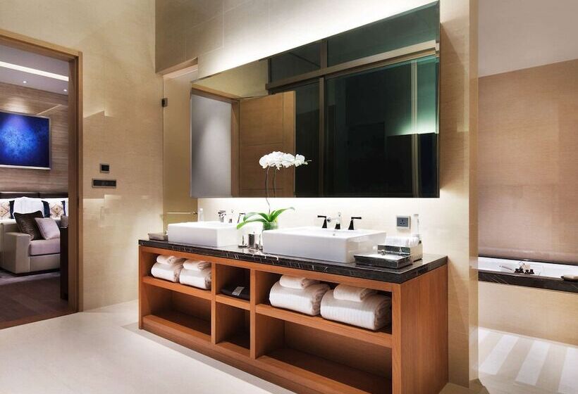 Отель Fairmont Jakarta