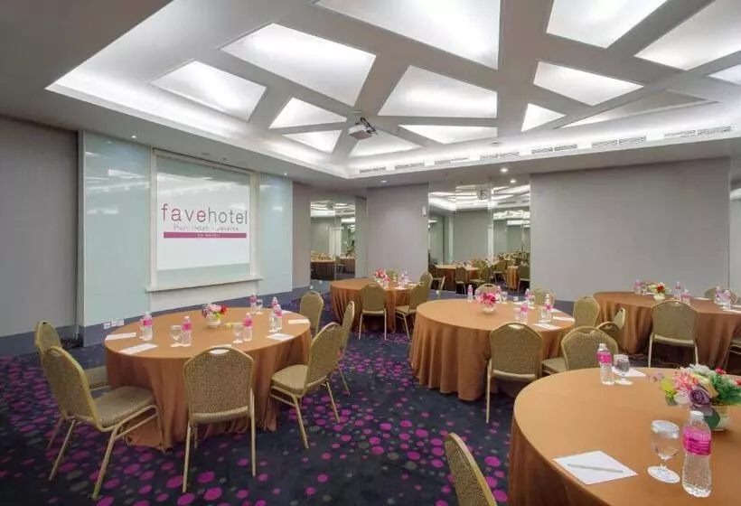 Brits Hotel Puri Indah