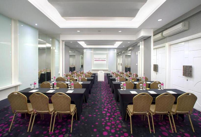 Brits Hotel Puri Indah