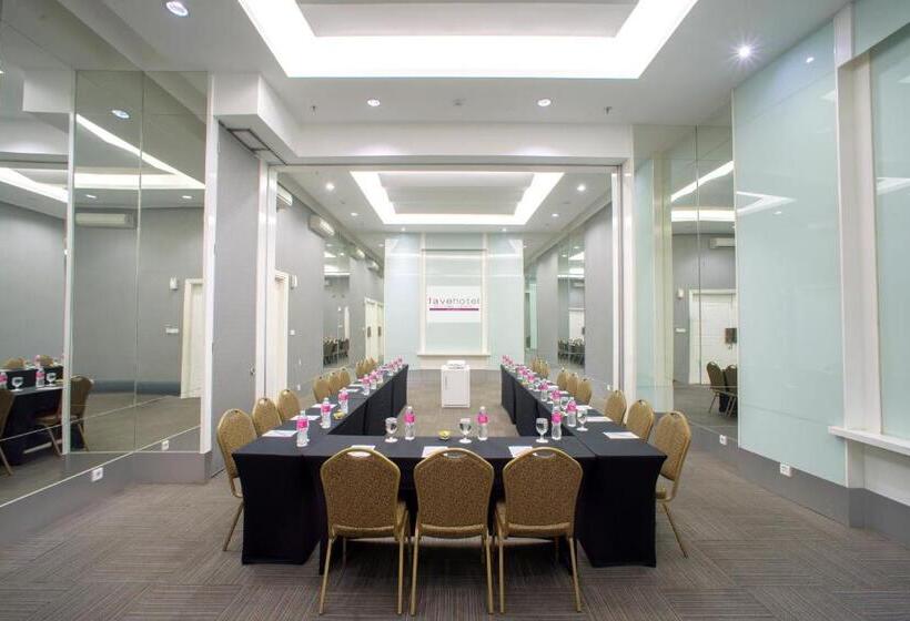 Brits Hotel Puri Indah