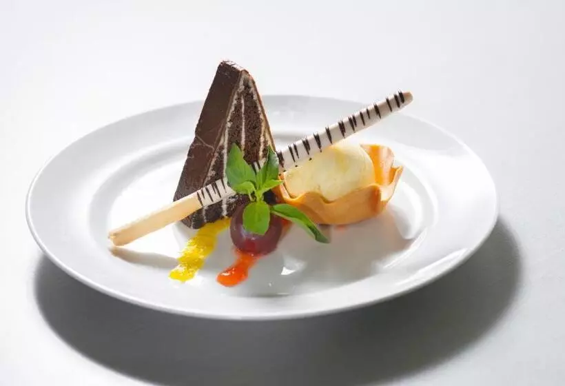 Brits Hotel Puri Indah