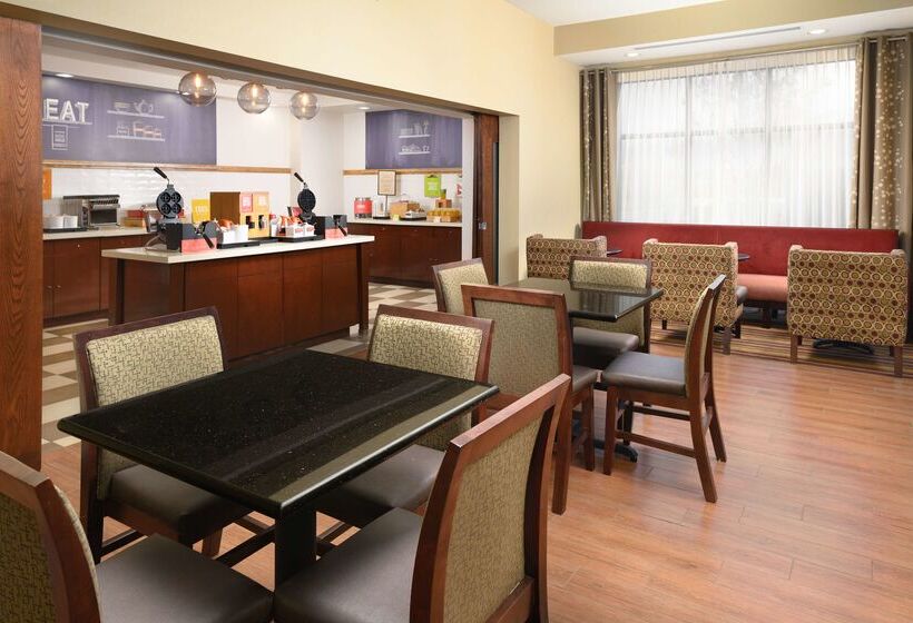 בית מלון כפרי Hampton Inn Kimball