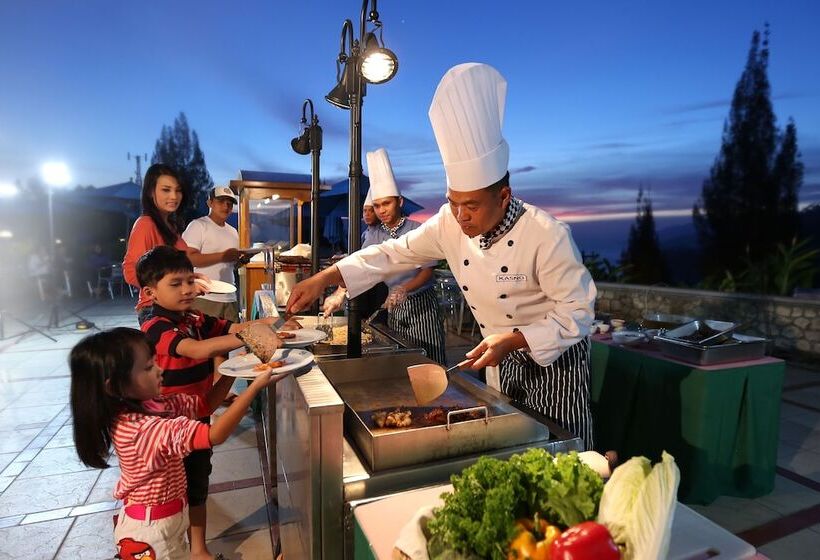 Niagara Hotel Lake Toba & Resorts