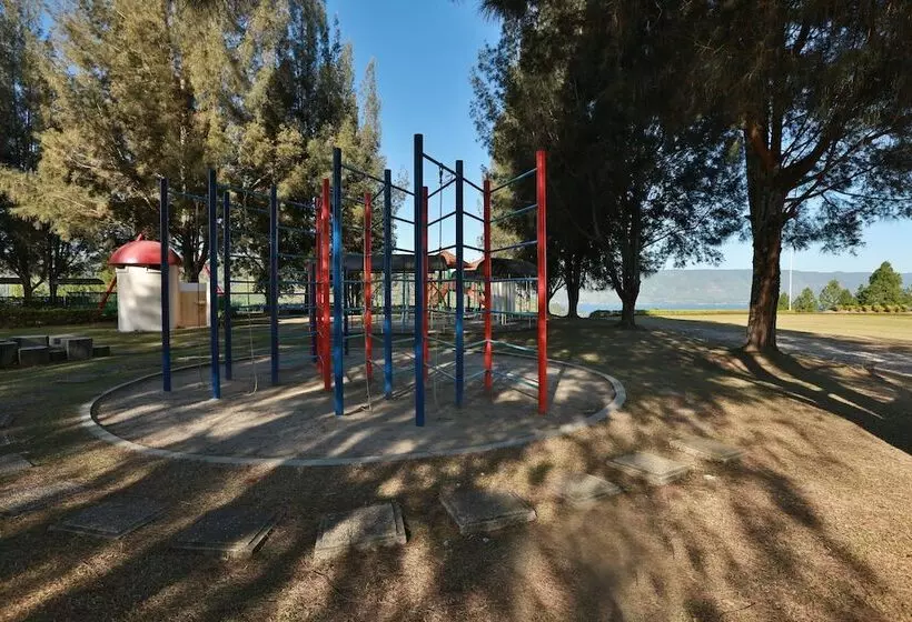 Niagara Hotel Lake Toba & Resorts