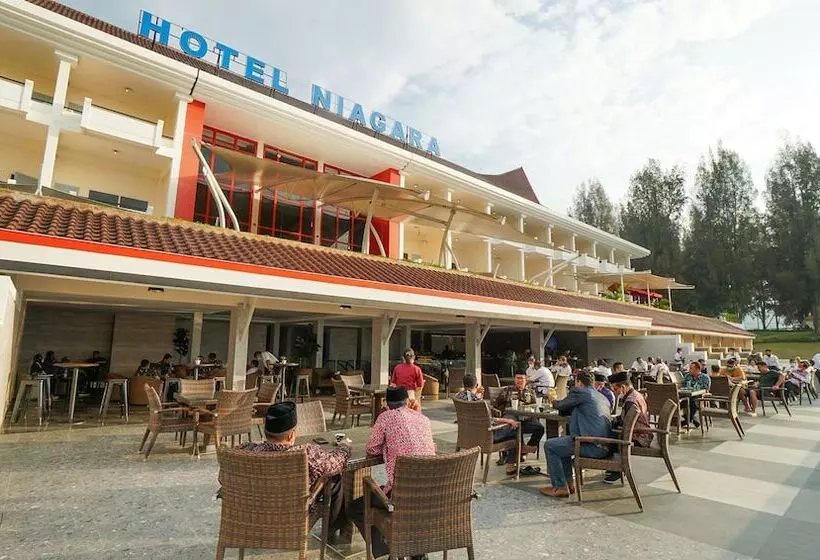 Niagara Hotel Lake Toba & Resorts