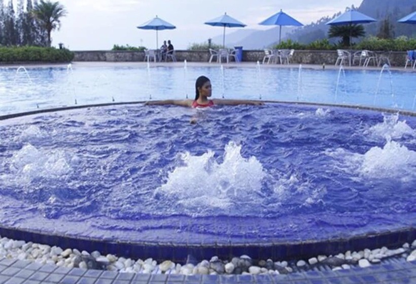 Niagara Hotel Lake Toba & Resorts