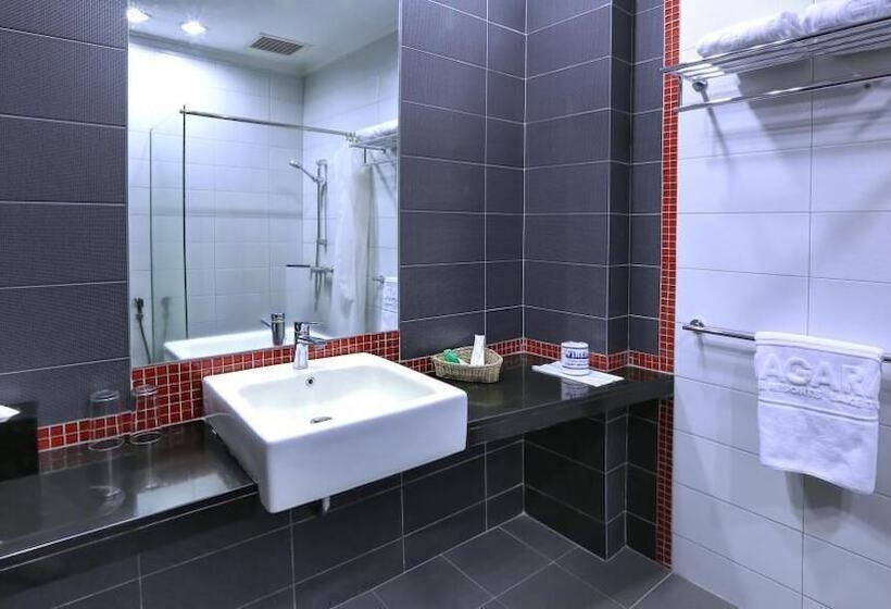 Niagara Hotel Lake Toba & Resorts