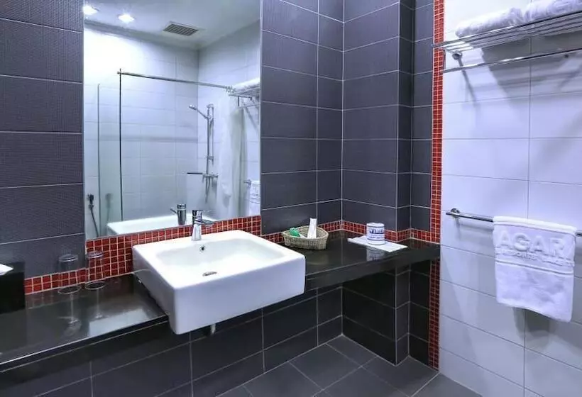 Niagara Hotel Lake Toba & Resorts