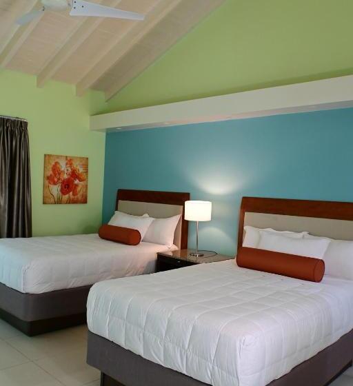 هتل Quints Travelers Inn