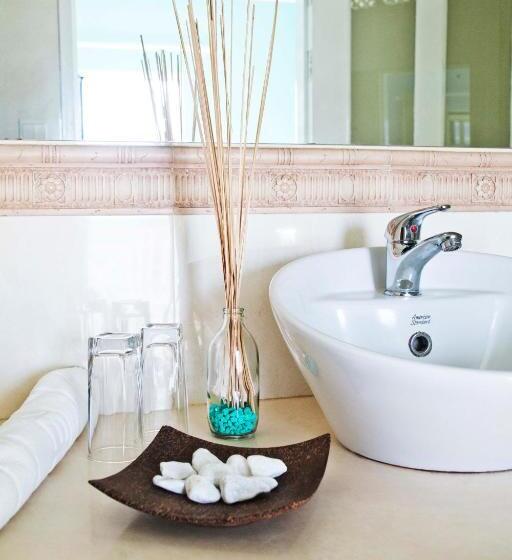 فندق The Beach House