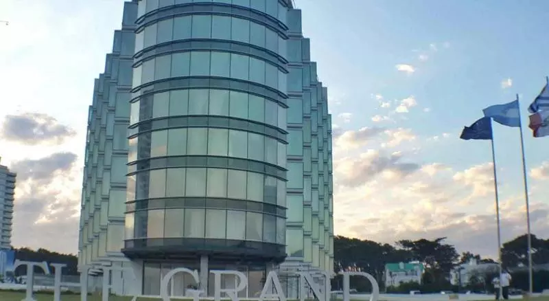 Hotel The Grand