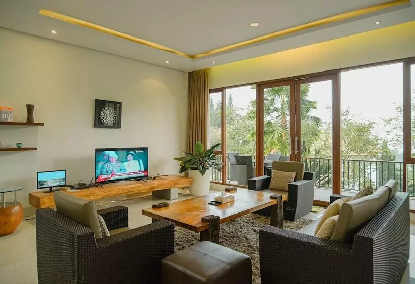 Oyama City View 4br Villa With A Private Pool