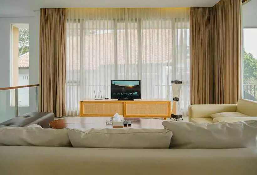 Oyama City View 4br Villa With A Private Pool