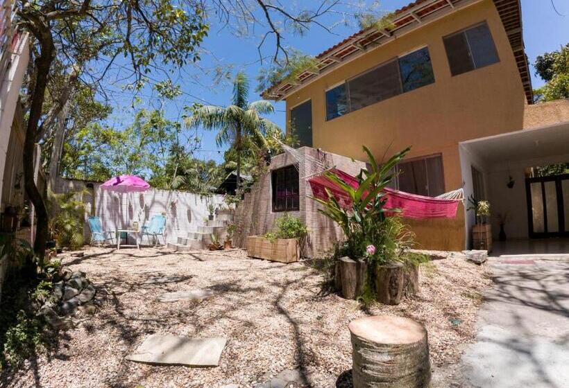 ユースホステル Casa Familiar Estaleiro