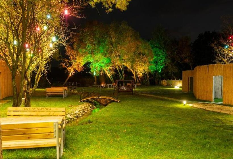 Aamiaismajoitus (B&B) Ten Ti̇ny House