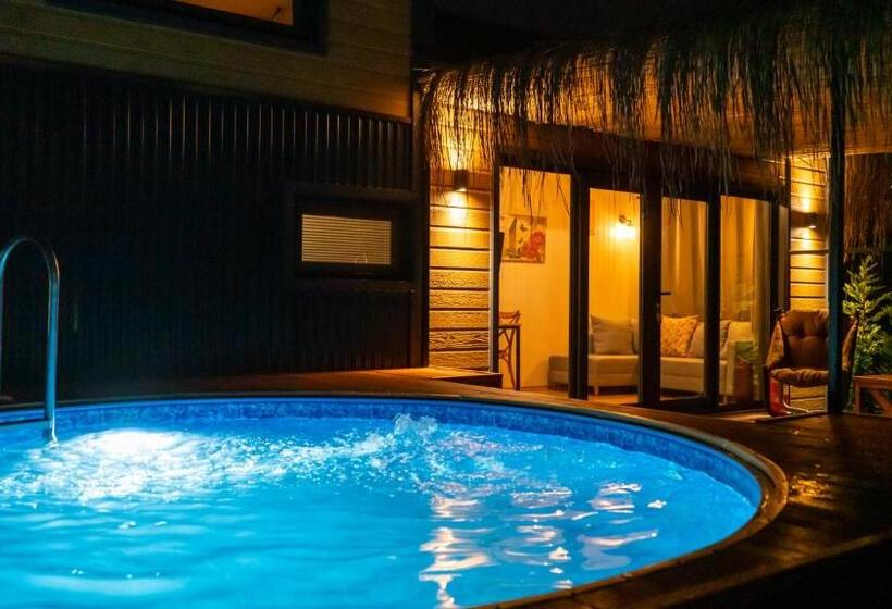 Aamiaismajoitus (B&B) Ten Ti̇ny House