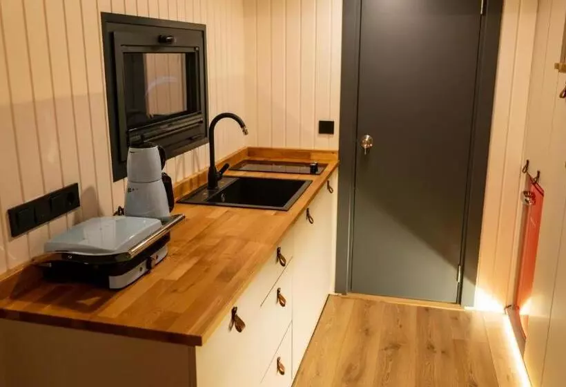 ベッドアンドブレックファースト Ten Ti̇ny House