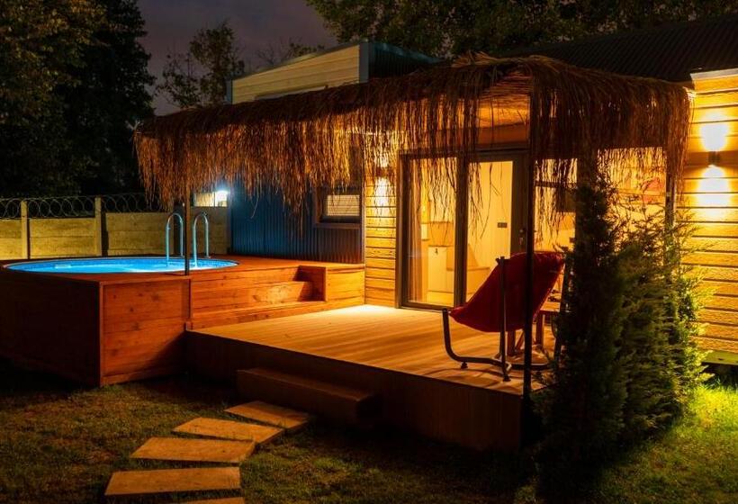 Aamiaismajoitus (B&B) Ten Ti̇ny House