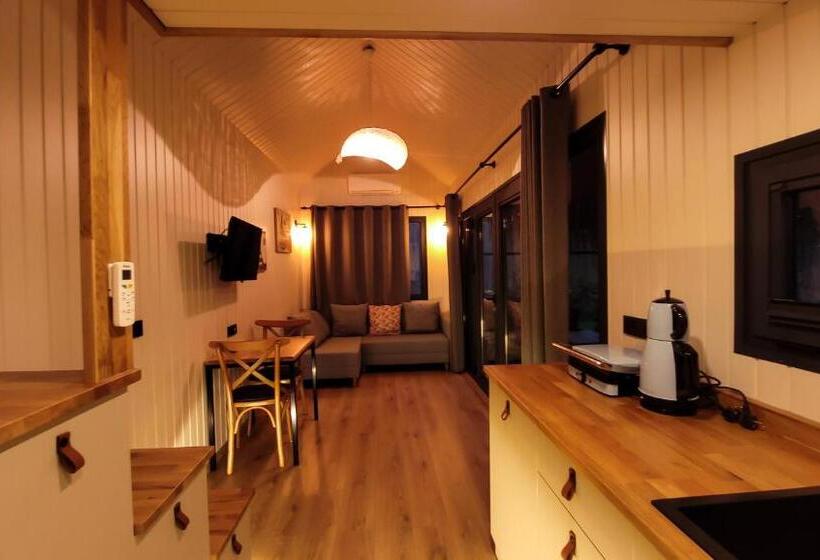 Aamiaismajoitus (B&B) Ten Ti̇ny House