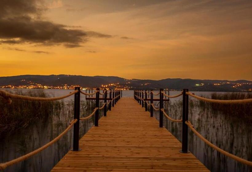 Aamiaismajoitus (B&B) Ten Ti̇ny House