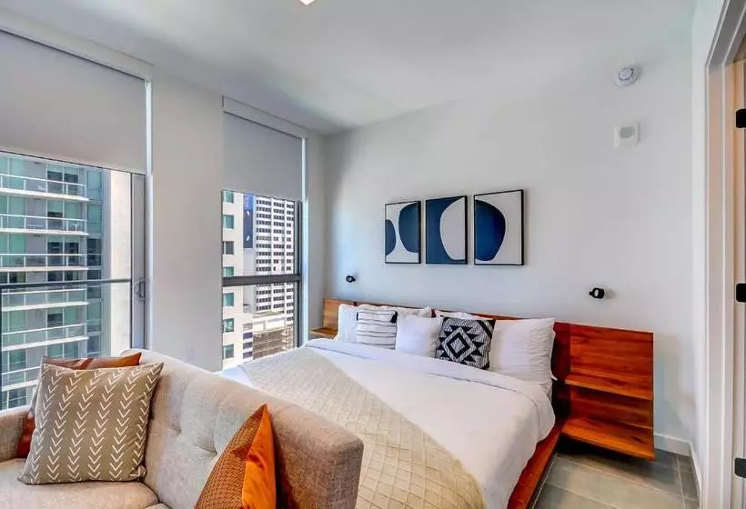 High End Studio Yotel Downtown L40