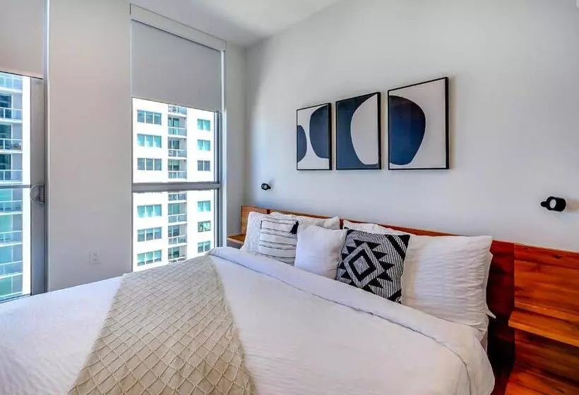 High End Studio Yotel Downtown L40