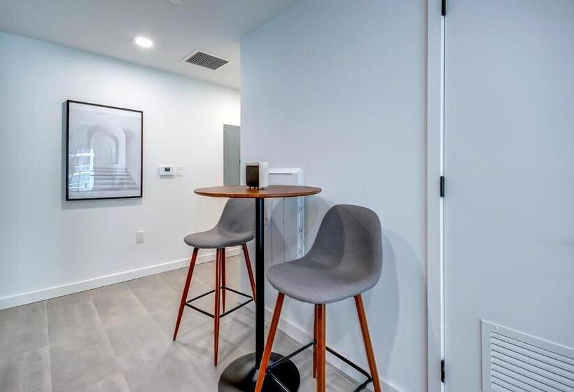 High End Studio Yotel Downtown L40