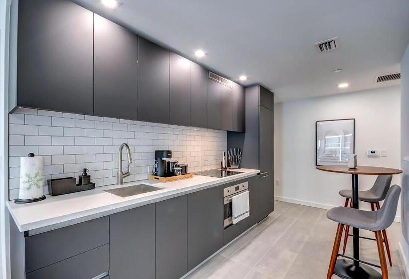 High End Studio Yotel Downtown L40