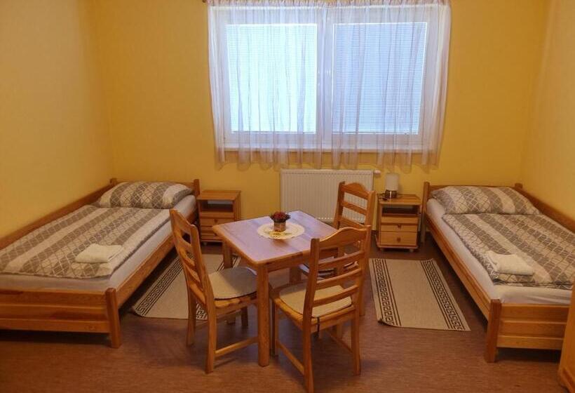 بنسيون Penzión Oponice